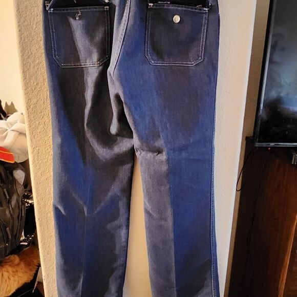 Nice blue jeans missing button/size - Picture 2 of 4